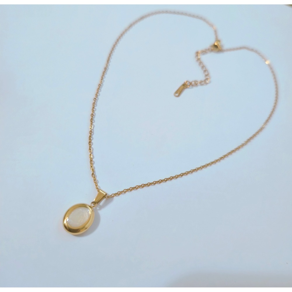 Gold Plated Stainless Steel Oval Resin Inlay Pendant Necklace Cream White Gold